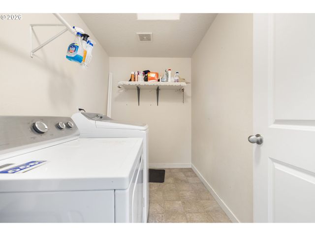 38853 REDWOOD St, Sandy, OR 97055