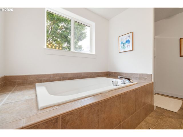 38853 REDWOOD St, Sandy, OR 97055