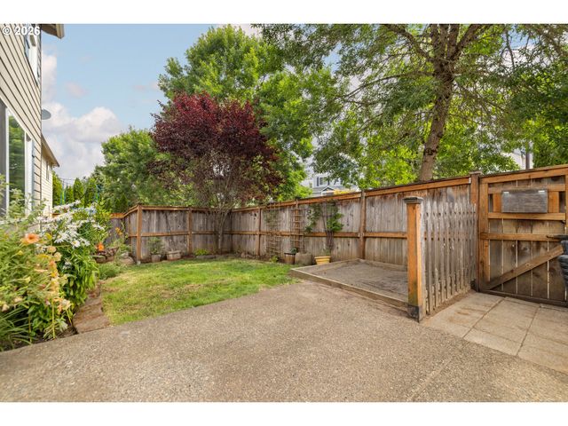 38853 REDWOOD St, Sandy, OR 97055