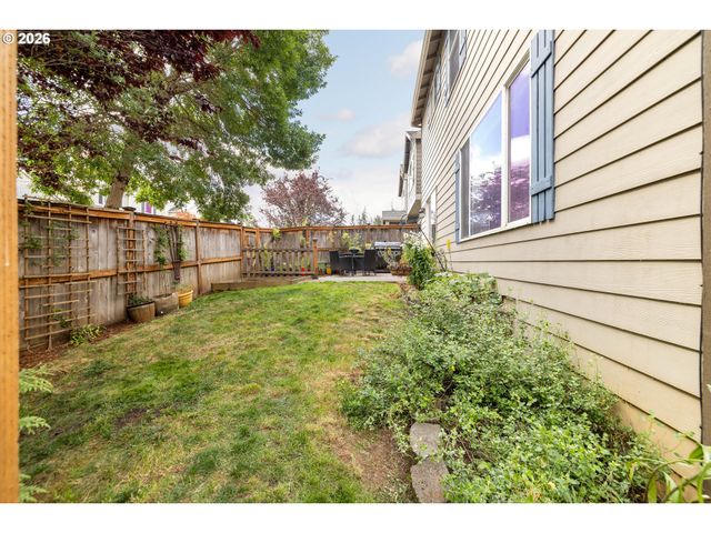 38853 REDWOOD St, Sandy, OR 97055