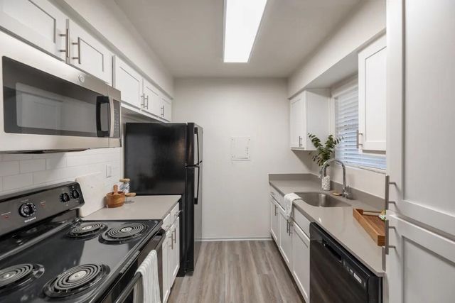 11715 S Glen Drive 204T-1, Houston, TX 77099