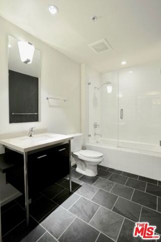 1155 S Grand Avenue 912, Los Angeles, CA 90015
