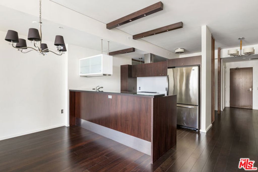 1155 S Grand Avenue 912, Los Angeles, CA 90015