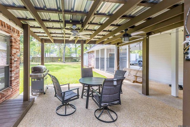 6022 Grand Coteau Dr, Baton Rouge, LA 70817