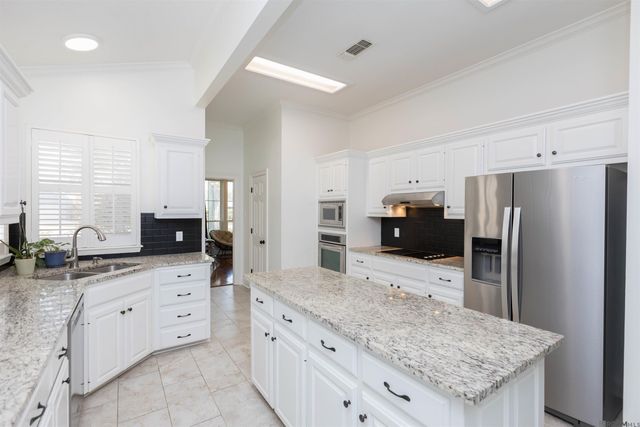 6022 Grand Coteau Dr, Baton Rouge, LA 70817