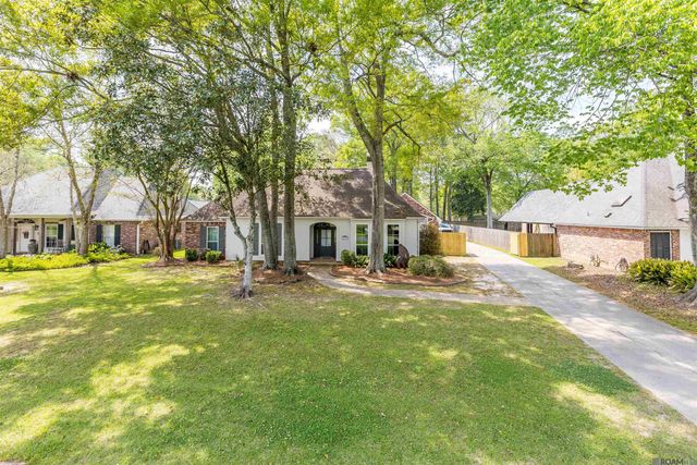 6022 Grand Coteau Dr, Baton Rouge, LA 70817