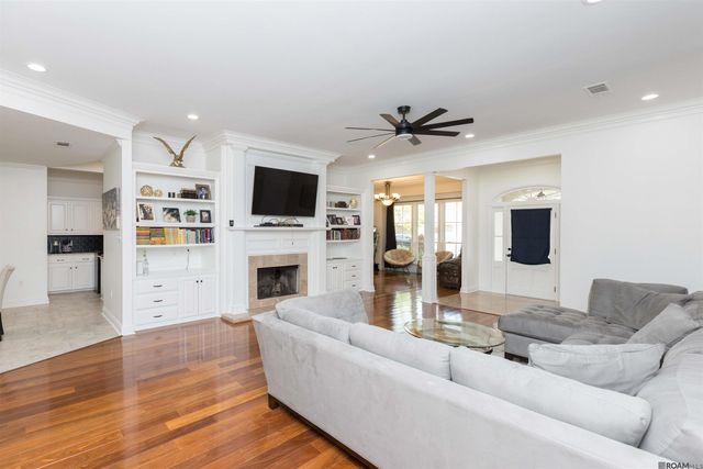 6022 Grand Coteau Dr, Baton Rouge, LA 70817