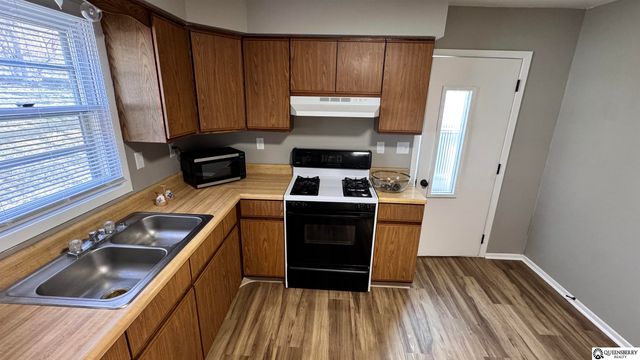 703 S 10th Street, Plattsmouth, NE 68048