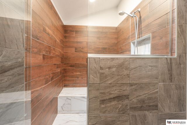 508 Jinings Drive, Bellevue, NE 68005