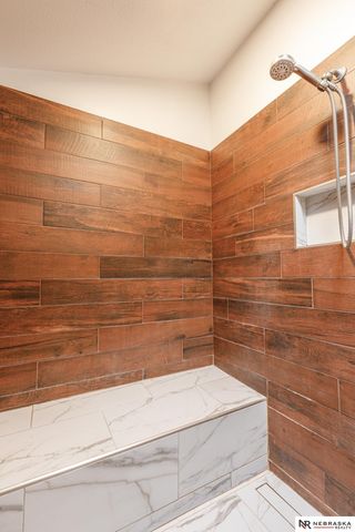 508 Jinings Drive, Bellevue, NE 68005