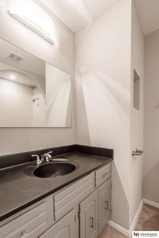 508 Jinings Drive, Bellevue, NE 68005