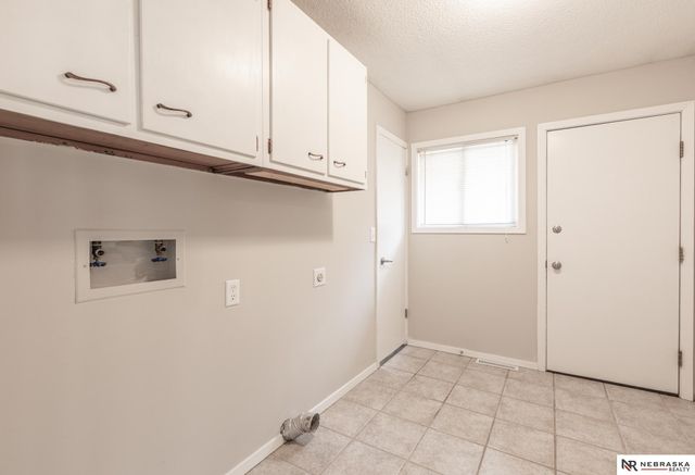 508 Jinings Drive, Bellevue, NE 68005