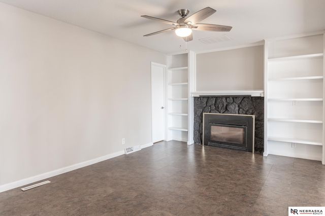 508 Jinings Drive, Bellevue, NE 68005