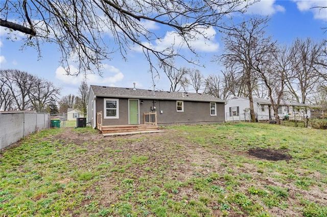 1106 S 50th Drive, Kansas City, KS 66106