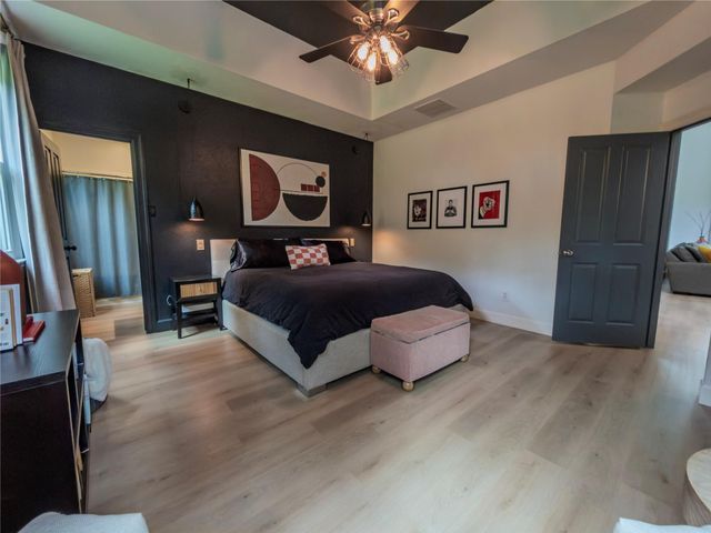 48 Lakeridge Drive, The Woodlands, TX 77381