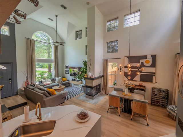 48 Lakeridge Drive, The Woodlands, TX 77381