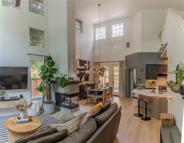 48 Lakeridge Drive, The Woodlands, TX 77381