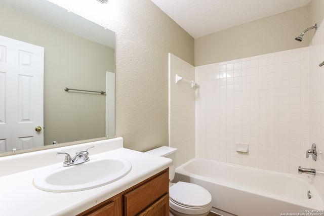 8534 Snakeweed, Converse, TX 78109