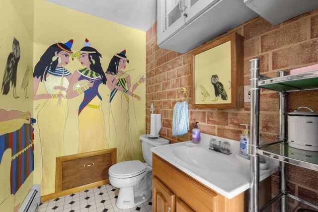548 Plymouth St, East Bridgewater, MA 02333