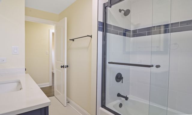 5748 W 89th Place, Oak Lawn, IL 60453