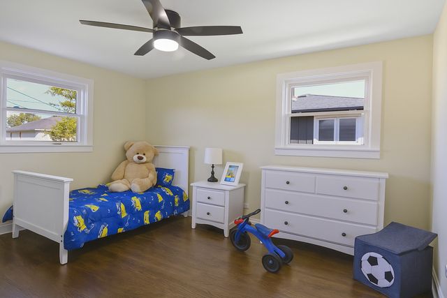 5748 W 89th Place, Oak Lawn, IL 60453