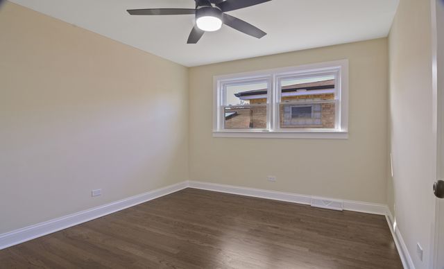 5748 W 89th Place, Oak Lawn, IL 60453