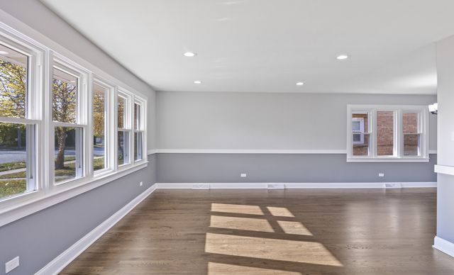 5748 W 89th Place, Oak Lawn, IL 60453