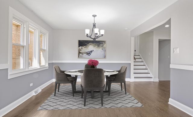 5748 W 89th Place, Oak Lawn, IL 60453