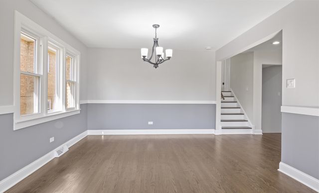 5748 W 89th Place, Oak Lawn, IL 60453