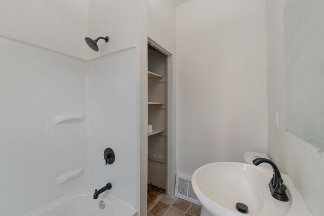 406 Stanton Street, Bay City, MI 48708