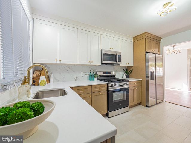 134 VILLANOVA DR, Lawrence Township, NJ 08648