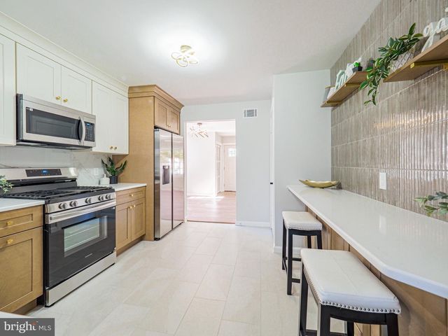 134 VILLANOVA DR, Lawrence Township, NJ 08648