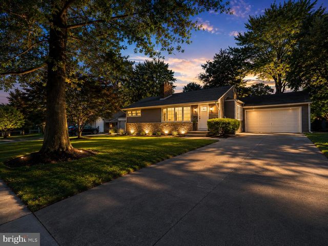 134 VILLANOVA DR, Lawrence Township, NJ 08648