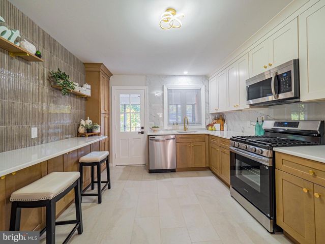 134 VILLANOVA DR, Lawrence Township, NJ 08648