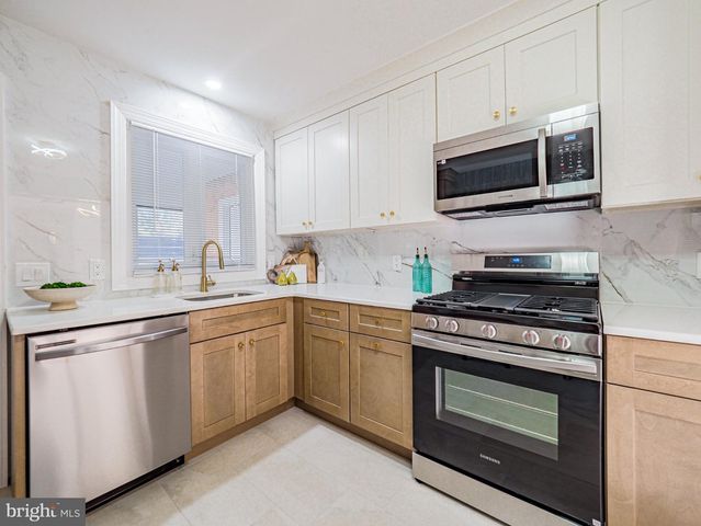 134 VILLANOVA DR, Lawrence Township, NJ 08648