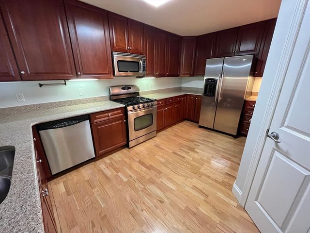 320 Rindge Ave 204, Cambridge, MA 02140