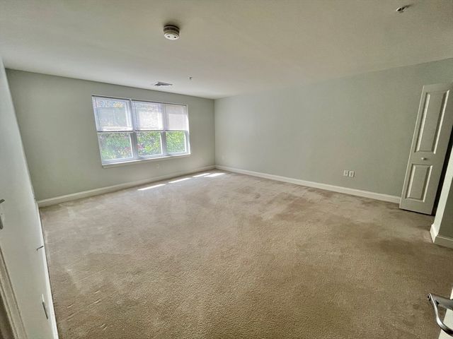 320 Rindge Ave 204, Cambridge, MA 02140