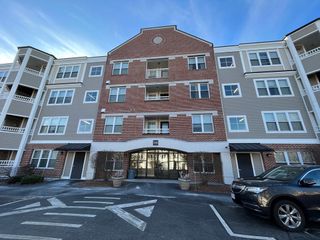 320 Rindge Ave 204, Cambridge, MA 02140