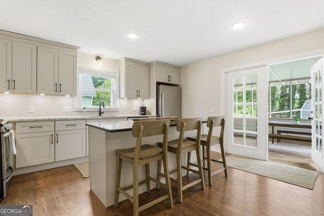 3010 Meadow Court NW, Marietta, GA 30064