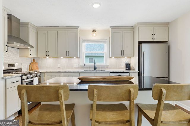 3010 Meadow Court NW, Marietta, GA 30064