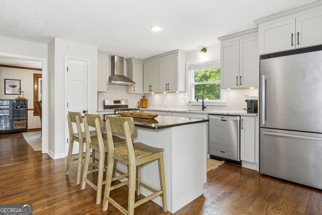 3010 Meadow Court NW, Marietta, GA 30064