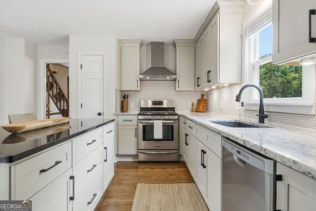3010 Meadow Court NW, Marietta, GA 30064