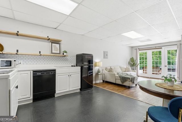 3010 Meadow Court NW, Marietta, GA 30064