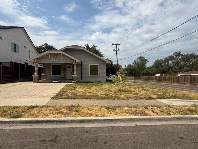 801 Mount Auburn Avenue, Dallas, TX 75223
