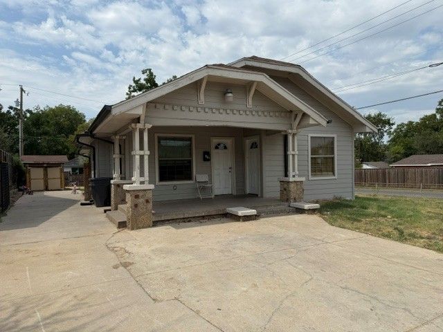 801 Mount Auburn Avenue, Dallas, TX 75223