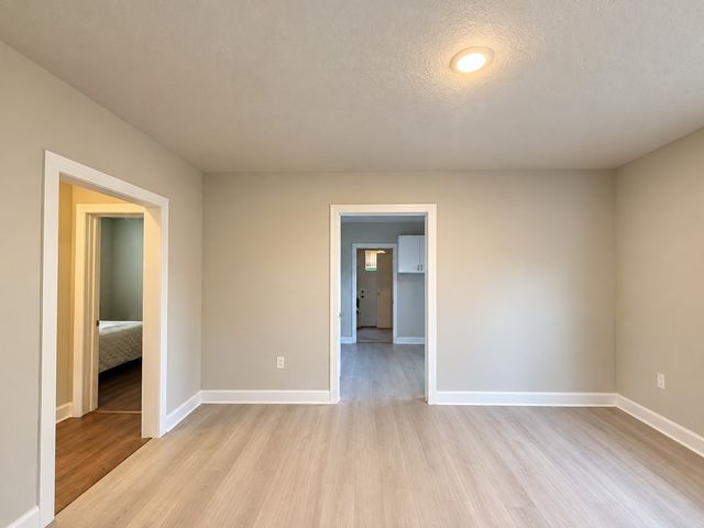 801 Mount Auburn Avenue, Dallas, TX 75223