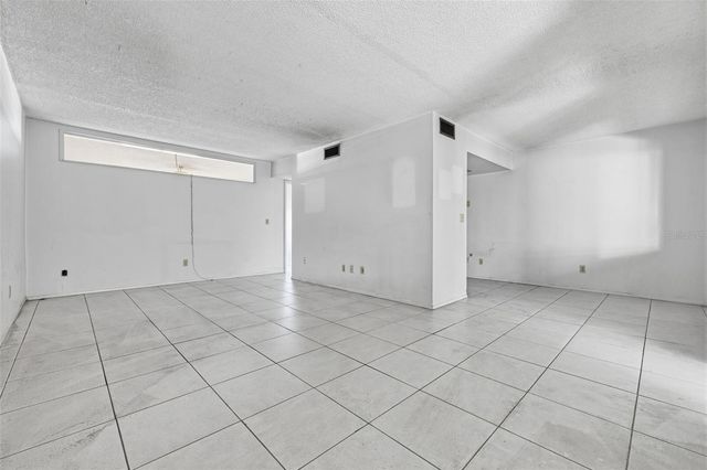3100 HARTFORD STREET N 129, St Petersburg, FL 33713