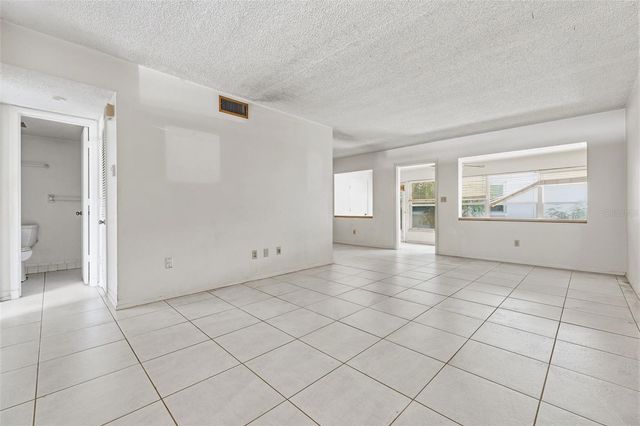 3100 HARTFORD STREET N 129, St Petersburg, FL 33713