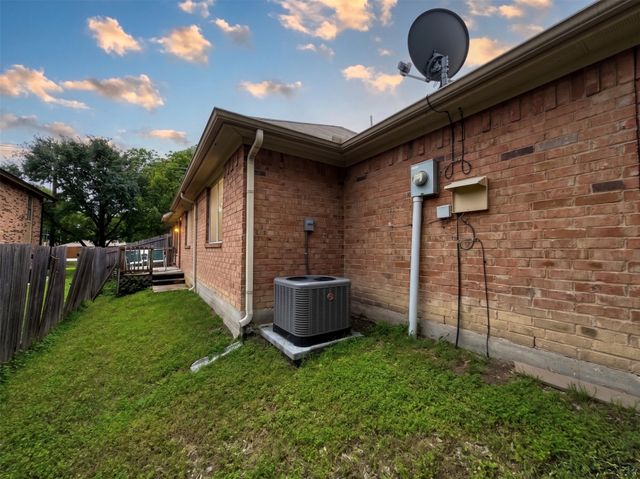 1995 Castle Drive, Garland, TX 75040