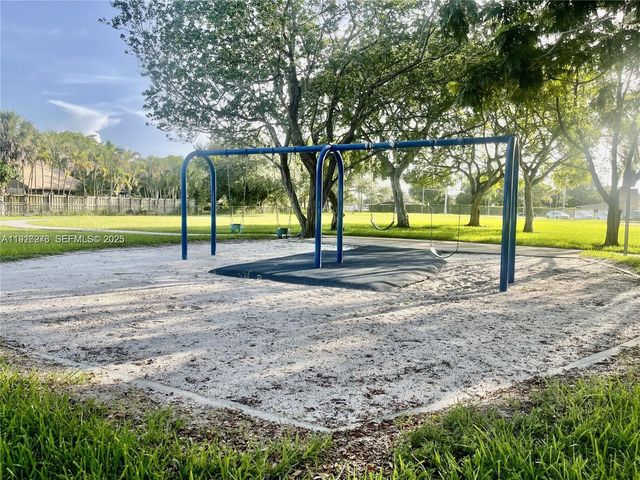 7250 SW 94th Pl B6, Miami, FL 33173